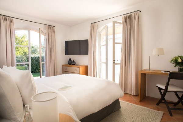 villa in St Tropez : Rent this amazing property with a perfect location near Pampelonne beaches for 8 guests. - Photo 17