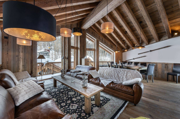 villa in Val d'Isere : Rent this 5 bedroom chalet located close to the slope in Le Fornet, Val d'Isère, with sauna and jacuzzi. - Photo 1