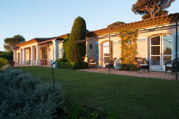 villa in St Tropez : Rent this luxurious provencal property of 460 sqm which can accommodate up to 10 guests. - Photo 4