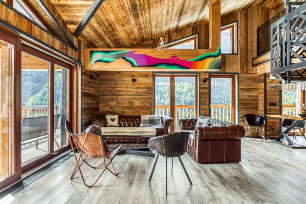 villa in Tignes : Rent this luxurious chalet designed with graffiti street art - Photo 2