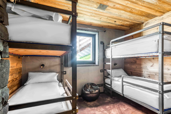 villa in Tignes : Rent this amazing 5 bedroom chalet in Tignes. - Photo 8