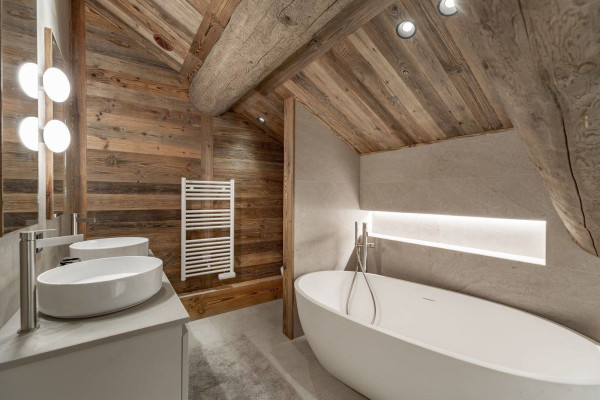 villa in Meribel : Rent  this renovated chalet at 5 mins walk from there center for 8 guests. - Photo 8