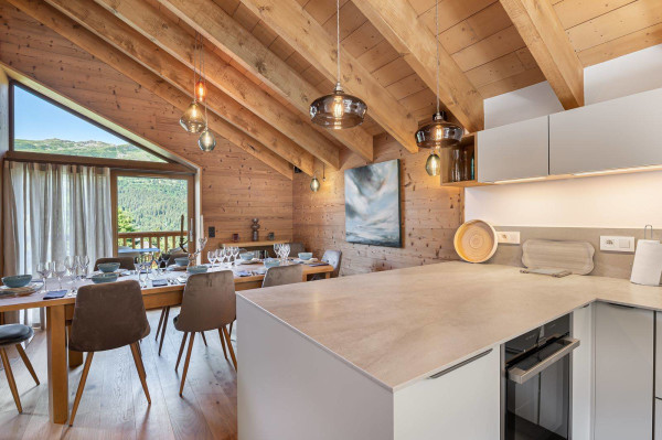 villa in Meribel : Rent this new built chalet in the Plateau of Méribel with a gorgeous view for 12 guests. - Photo 14