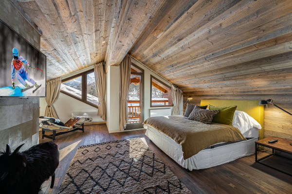 villa in Méribel : Rent this renovated chalet with a perfect location in Méribel station. - Photo 24
