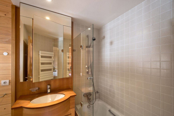 villa in Meribel : Rent this authentic family Savoyard chalet at few minutes walk form the center. - Photo 10