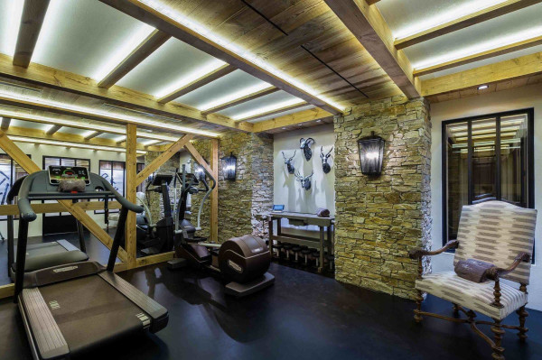villa in Courchevel : Rent this 6 bedroom chalet with a panoramic view of the peaks of Bellecôte glacier - Photo 16