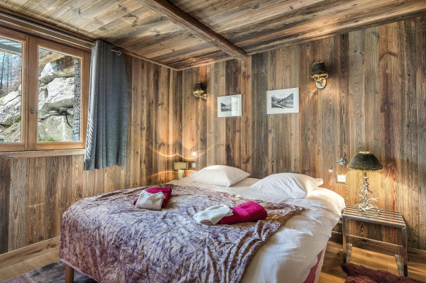 villa in Val d'Isere : Rent this typical chalet located in the Hamlet of Petit Alaska in Val d'Isère. - Photo 5