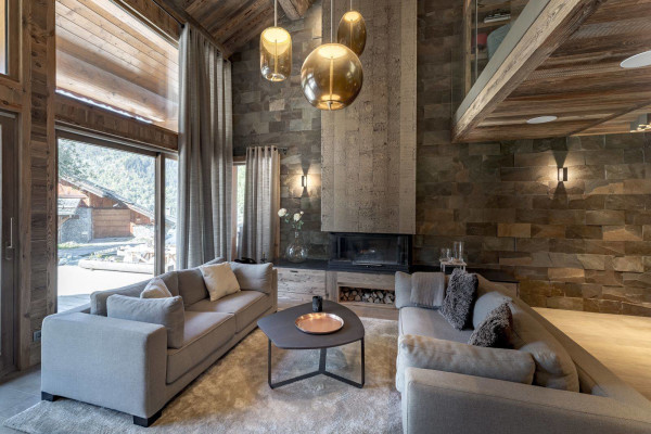 villa in Meribel : Rent  this renovated chalet at 5 mins walk from there center for 8 guests. - Photo 1