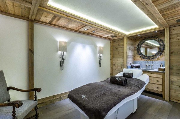 villa in Courchevel : Rent this 6 bedroom chalet with a panoramic view of the peaks of Bellecôte glacier - Photo 26