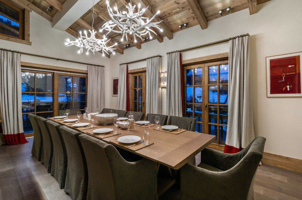villa in Courchevel : Rent this ultimate luxury chalet of 6 ensuite bedrooms located in les Chenus. - Photo 3