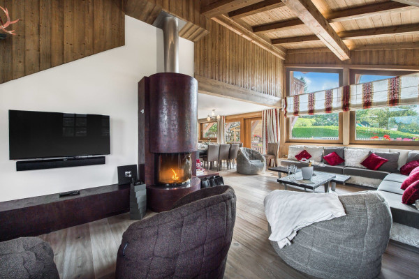 villa in Megeve : Rent this charming chalet fully renovated with contemporary decoration, 70m from the slopes in Princess area. - Photo 3
