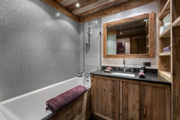 villa in Courchevel : Rent this traditional chalet located in the area of Nogentil in Courchevel 1850 - Photo 11