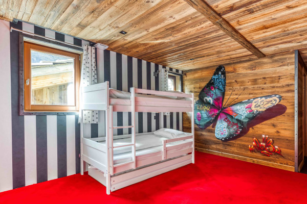 villa in Tignes : Rent this luxurious chalet designed with graffiti street art - Photo 9