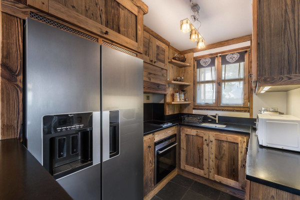 villa in Courchevel : Rent this authentic family Savoyard chalet in Les Chenus. - Photo 7
