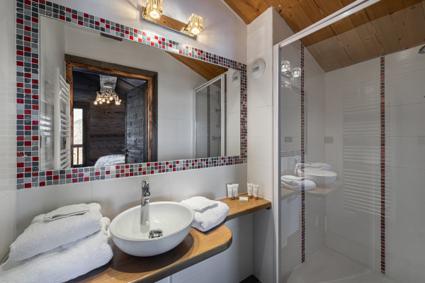 villa in St Martin de Belleville : Rent this beautiful mix of traditional and modern chalet in St Martin de Belleville. - Photo 18