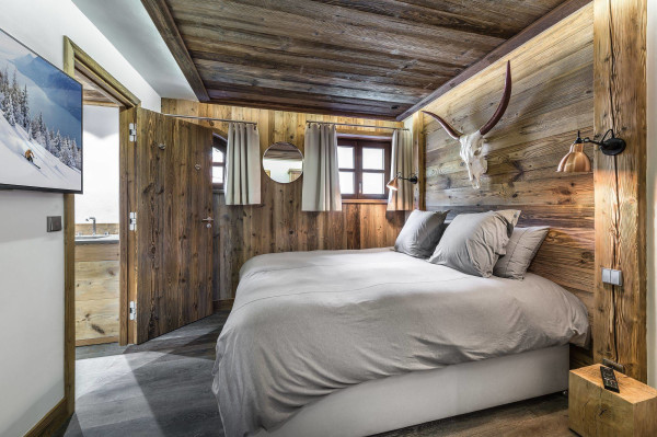 villa in Meribel : Rent this Warm and Cozy chalet in the Hamlet of Le Raffort for 12 guests. - Photo 9