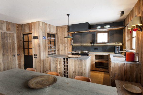 villa in Meribel : Rent this family Chalet for 10 guests in Musillon. - Photo 2