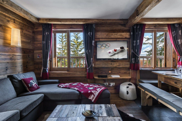 villa in Courchevel : Rent this authentic family Savoyard chalet in Les Chenus. - Photo 5