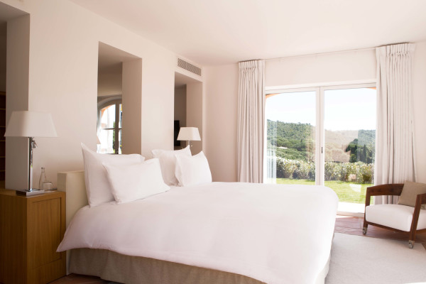villa in St Tropez : Rent this luxurious provencal property of 460 sqm which can accommodate up to 10 guests. - Photo 13