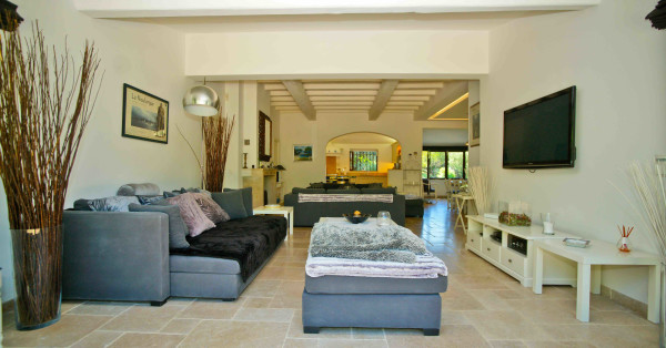 villa in Saint-Tropez : Rent provencal open-plan villa carefully decorated 3m walk from Pampellone’s best beaches - Photo 3