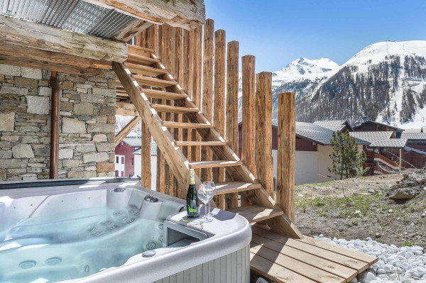 villa in Val d'Isere : Rent this typical chalet located in the Hamlet of Petit Alaska in Val d'Isère. - Photo 13