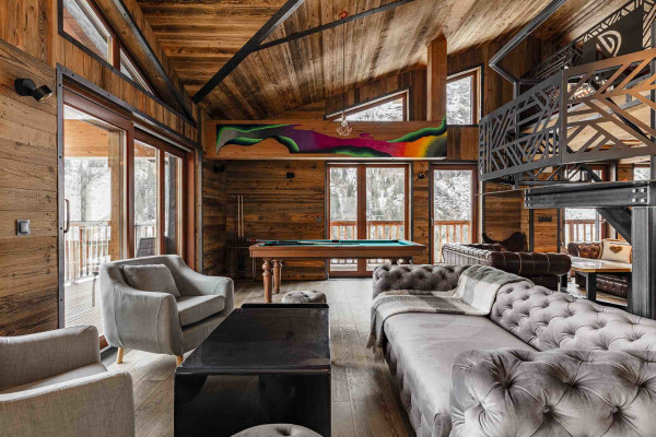 villa in Tignes : Rent this luxurious chalet designed with graffiti street art - Photo 1