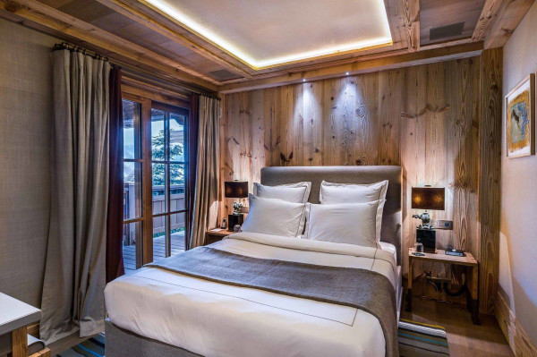 villa in Courchevel : Rent this 6 bedroom chalet with a panoramic view of the peaks of Bellecôte glacier - Photo 6