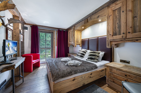 villa in Courchevel : Rent this 6 bedrooms chalet in Belvedere with a large well ness area. - Photo 9