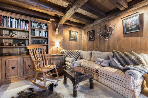 villa in Meribel : Rent this traditional and warm Savoyard chalet up to 14 guests in Musillon. - Photo 9
