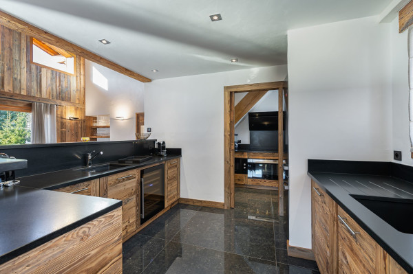 villa in Megeve : Rent this lovely family chalet for 10 guests with a large wellness area in Megeve, le Jaillet. - Photo 3