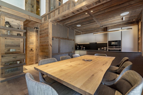 villa in Meribel : Rent  this renovated chalet at 5 mins walk from there center for 8 guests. - Photo 3