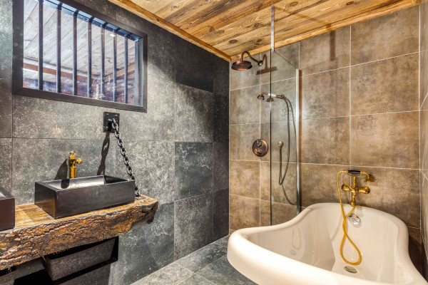 villa in Tignes : Rent this luxurious chalet designed with graffiti street art - Photo 21