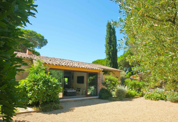 villa in Saint-Tropez : Rent provencal open-plan villa carefully decorated 3m walk from Pampellone’s best beaches - Photo 23