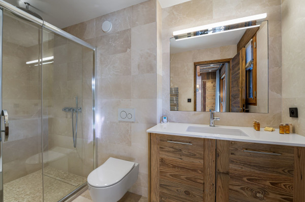 villa in Megeve : Rent this lovely family chalet for 10 guests with a large wellness area in Megeve, le Jaillet. - Photo 13