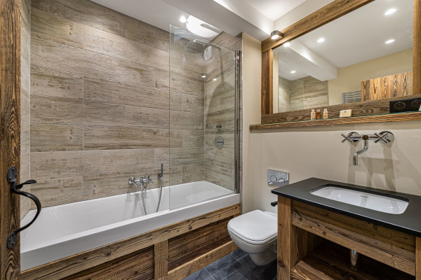 villa in St Martin de Belleville : Rent this renovated barn for 10 guest in Villarabout. - Photo 16