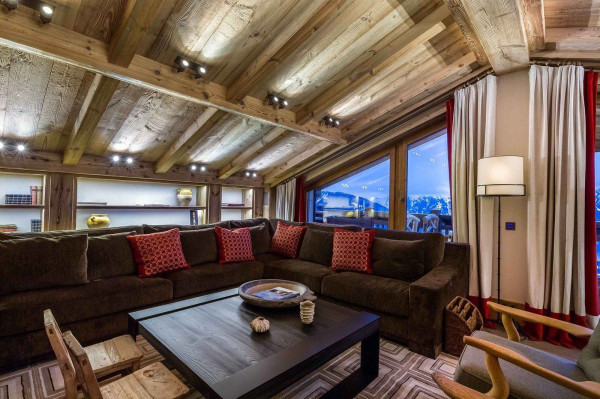 villa in Courchevel : Rent this ultimate luxury chalet of 6 ensuite bedrooms located in les Chenus. - Photo 2