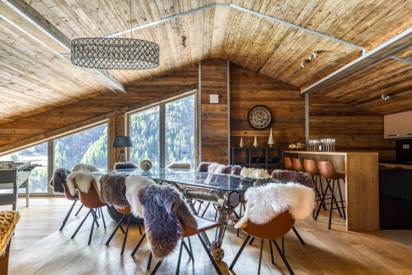 villa in Tignes : Rent this chalet with atypical decoration in Tignes Brevieres. - Photo 2