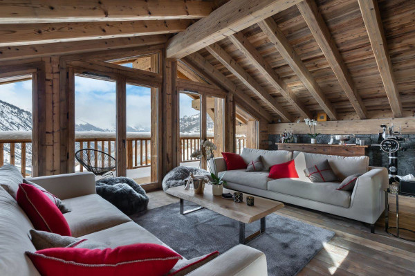 villa in St Martin de Belleville : Rent this modern and luxurious catered chalet with a lovely spa area in St Martin de Belleville. - Photo 2