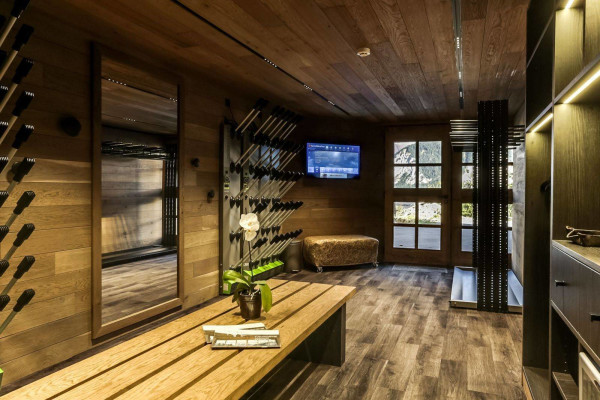 villa in Courchevel : Rent this contemporary and traditional chalet in Courchevel Village for 14 guests. - Photo 22