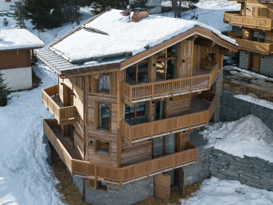 villa in Courchevel : Rent this chalet built in 2019 with all the amenities you may need for a lovely stay. - Photo 0