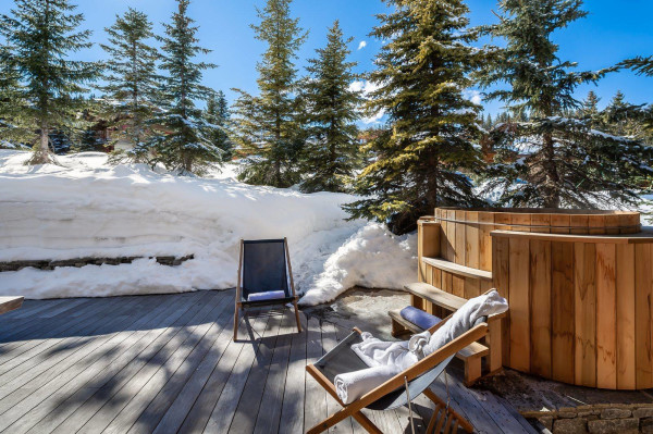 villa in Courchevel : Rent this traditional chalet located in the area of Nogentil in Courchevel 1850 - Photo 1