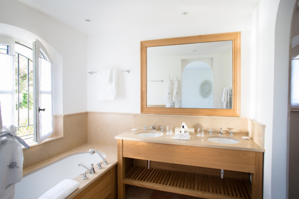 villa in St Tropez : Rent this gorgeous villa in a private and secured domain close to the Pampelonne Beaches and St Tropez lifestyle. - Photo 13