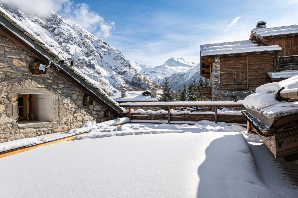 villa in Val d'Isere : Rent this ski in ski out chalet close to the accommodations in Val d'Isère. - Photo 15
