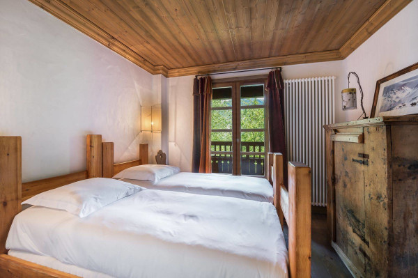 villa in Courchevel : Rent this chalet located in the private hamlet of Les Brigues, only 20 meters from the slopes. - Photo 18