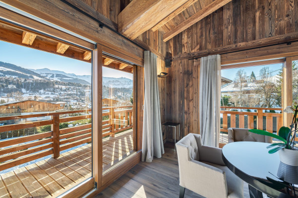 villa in Megeve : Rent this lovely family chalet for 10 guests with a large wellness area in Megeve, le Jaillet. - Photo 5