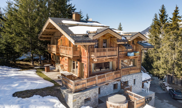 villa in Courchevel : Rent this contemporary and traditional chalet in Courchevel Village for 14 guests. - Photo 23