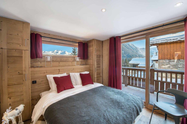 villa in Courchevel : Rent this beautiful new chalet decorated in traditional style in Courchevel Village. - Photo 10