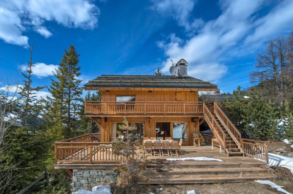 villa in Meribel : Rent this authentic family Savoyard chalet at few minutes walk form the center. - Photo 0