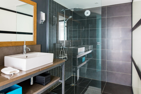 villa in Cannes : Rent this renovated villa in the quiet area of La Croix des Gardes,  can accommodate up 8 guests. - Photo 18