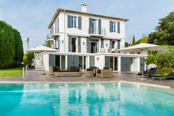 villa in Cannes : Rent this renovated villa in the quiet area of La Croix des Gardes,  can accommodate up 8 guests. - Photo 28